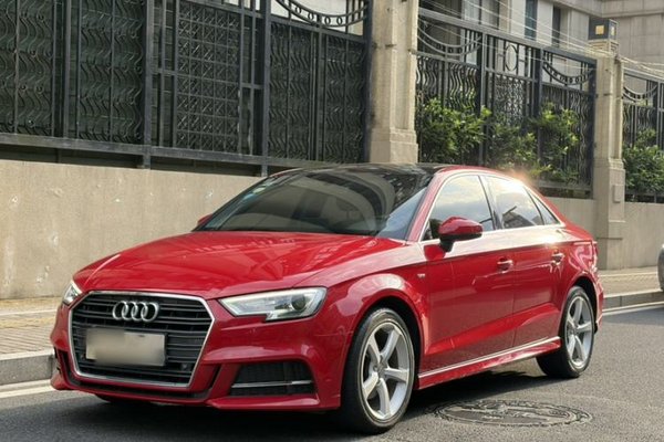 Audi A3 · 2018 год