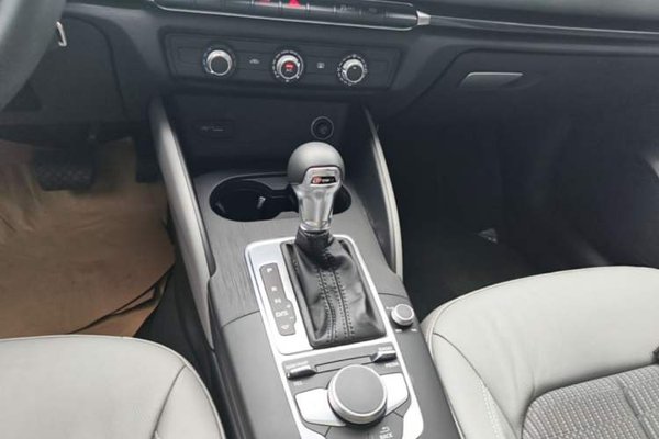 Audi A3 2018, 71700 км, за 10203 USD - фото 22