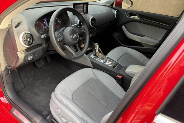 Audi A3 2018, 71700 км, за 10203 USD - фото 31
