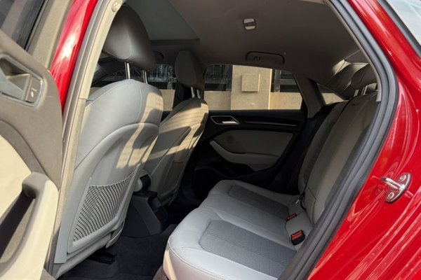 Audi A3 2018, 71700 км, за 10203 USD - фото 35