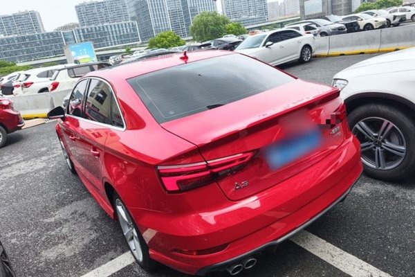 Audi A3 2018, 71700 км, за 10203 USD