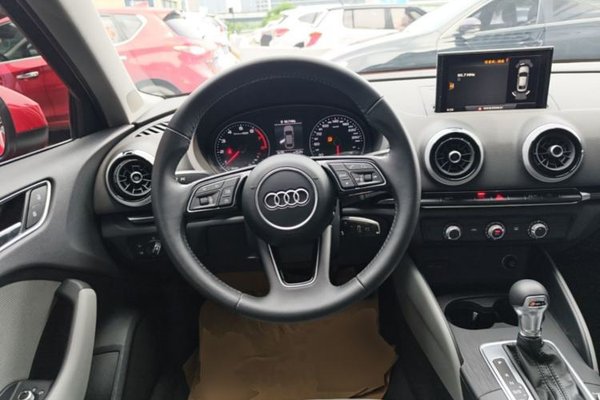 Audi A3 2018, 71700 км, за 10203 USD - фото 19
