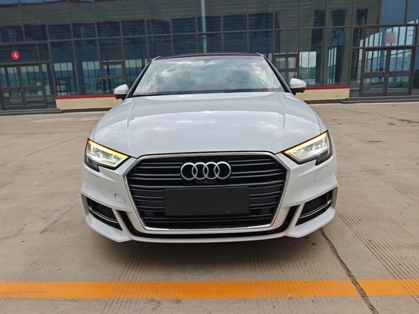Audi A3 2018, 73100 км, за 11720 USD