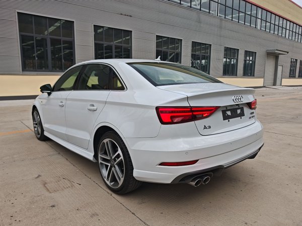 Audi A3 2018, 73100 км, за 11720 USD