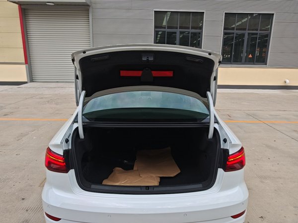 Audi A3 2018, 73100 км, за 11720 USD - фото 22