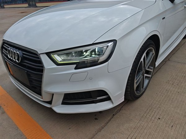 Audi A3 2018, 73100 км, за 11720 USD - фото 10