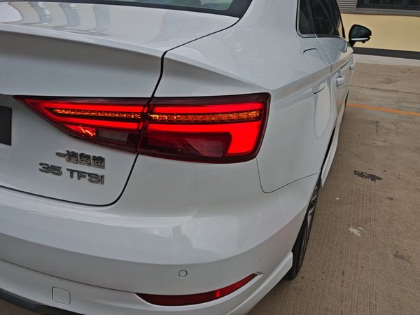 Audi A3 2018, 73100 км, за 11720 USD - фото 8