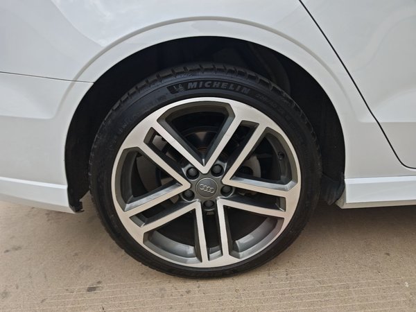 Audi A3 2018, 73100 км, за 11720 USD - фото 11
