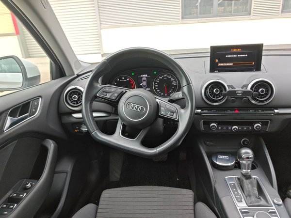 Audi A3 2018, 73100 км, за 11720 USD - фото 15
