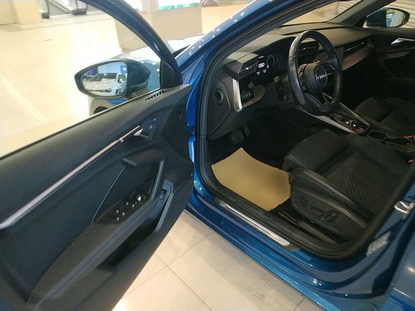 Audi A3 2021, 64200 км, за 15558 USD - фото 19