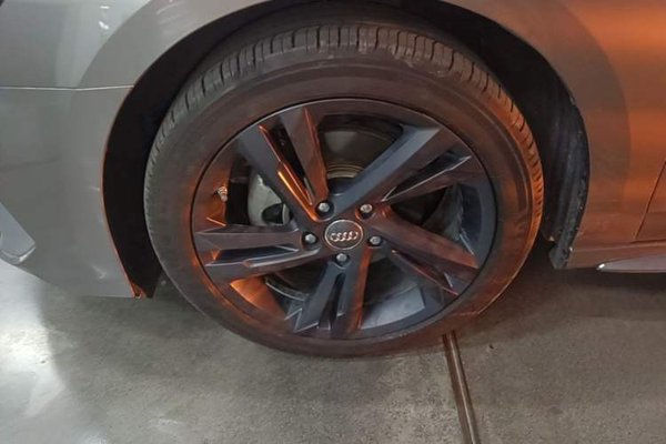 Audi A3 2021, 43200 км, за 15377 USD