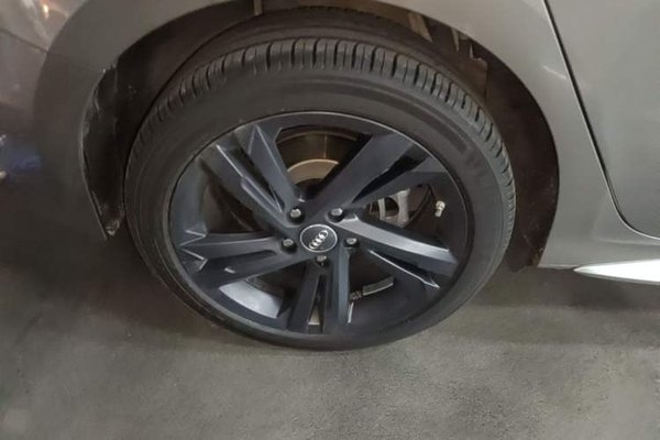 Audi A3 2021, 43200 км, за 15377 USD
