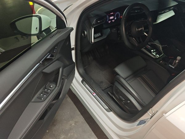 Audi A3 2021, 21700 км, за 14491 USD - фото 17
