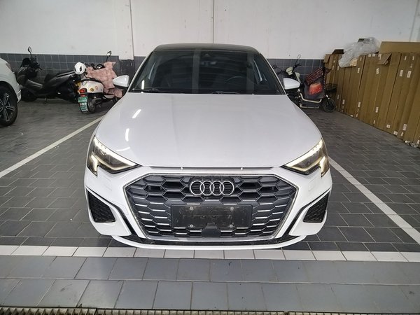 Audi A3 2021 Sportback 35 TFSI Luxury Sports Model, 2021 года