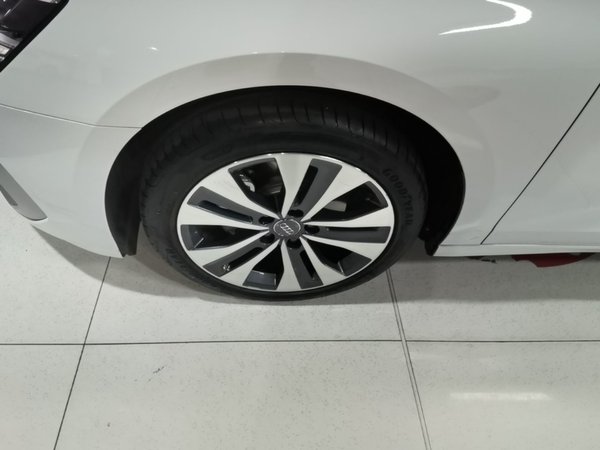 Audi A3 2021, 30100 км, за 14749 USD