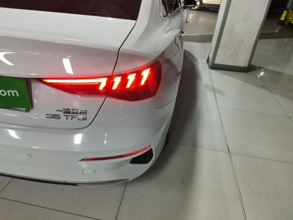 Audi A3 2021, 30100 км, за 14749 USD