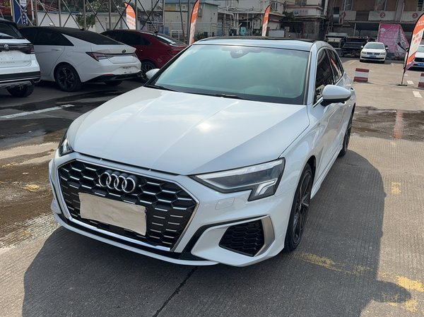 Audi A3 2021, 31200 км, за 23390 USD