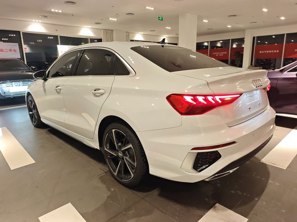 Audi A3 2021, 49700 км, за 17241 USD