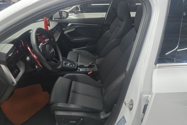 Audi A3 2021, 63500 км, за 15726 USD - фото 18
