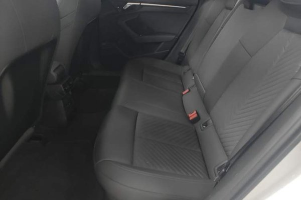 Audi A3 2021, 63500 км, за 15726 USD - фото 20