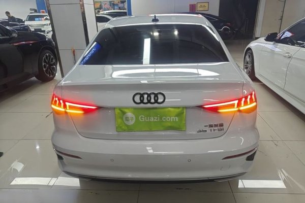 Audi A3 2021, 63500 км, за 15726 USD