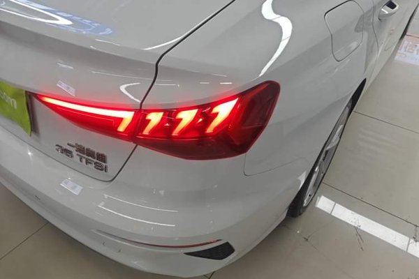 Audi A3 2021, 63500 км, за 15726 USD - фото 7
