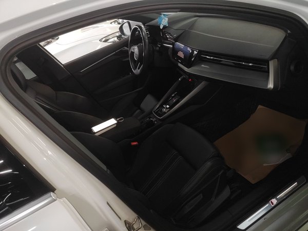 Audi A3 2021, 79200 км, за 15887 USD - фото 10