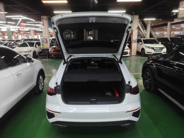 Audi A3 2021, 79200 км, за 15887 USD - фото 17