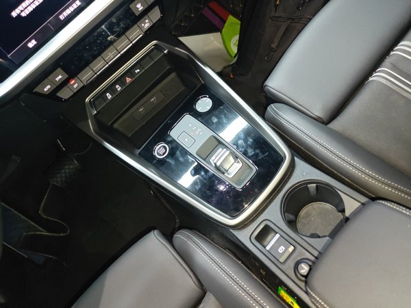 Audi A3 2022, 50400 км, за 18734 USD - фото 17