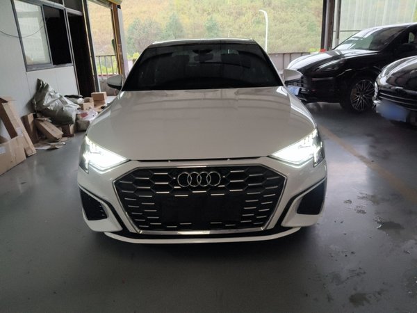 Audi A3 2022, 37600 км, за 18081 USD