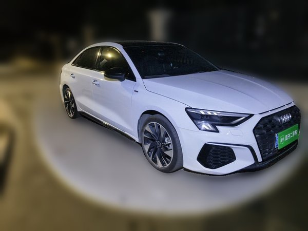 Audi A3 2022, 39900 км, за 14715 USD