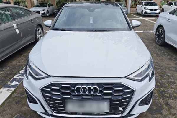 Audi A3 2023, 89800 км, за 15810 USD