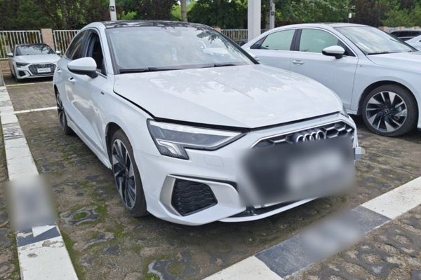 Audi A3 2023, 89800 км, за 15810 USD