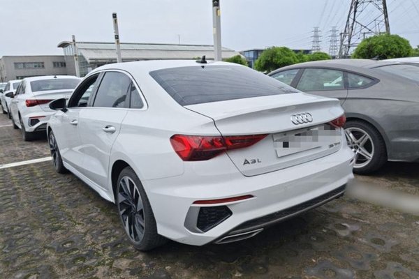 Audi A3 2023, 89800 км, за 15810 USD