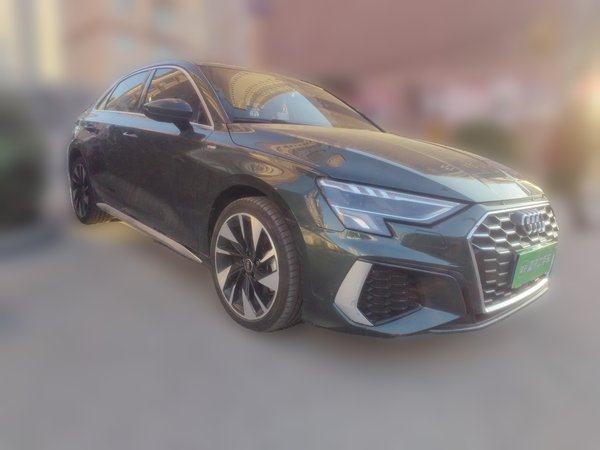 Audi A3 2024, 10200 км, за 16327 USD