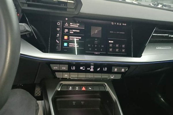 Audi A3 2024, 25600 км, за 18275 USD - фото 15