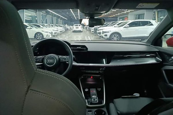 Audi A3 2024, 25600 км, за 18275 USD - фото 12