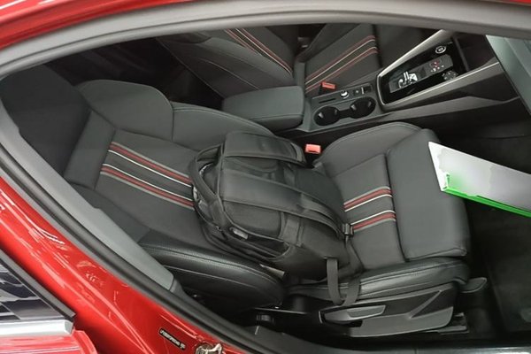 Audi A3 2024, 25600 км, за 18275 USD - фото 22