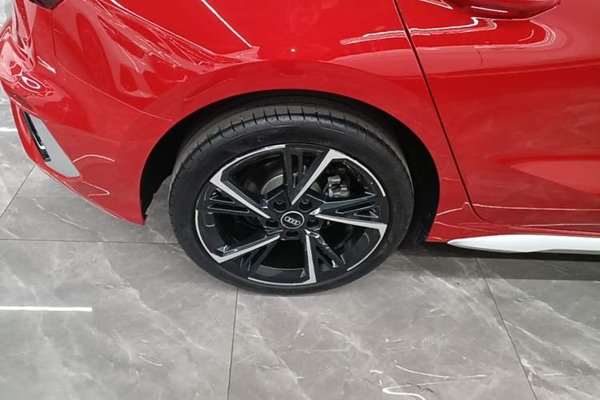 Audi A3 2024, 25600 км, за 18275 USD - фото 10