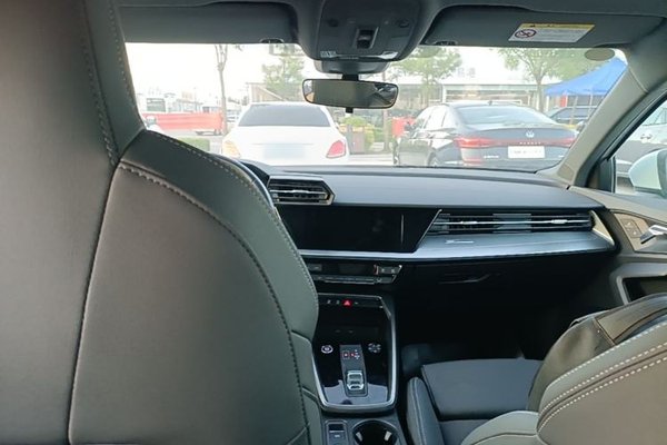 Audi A3 2024, 13300 км, за 21447 USD - фото 12
