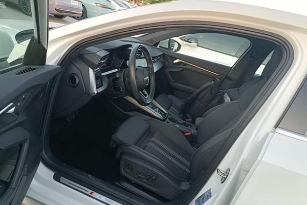 Audi A3 2024, 13300 км, за 21447 USD - фото 18