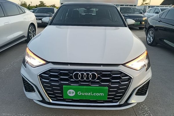 Audi A3 2024, 13300 км, за 21447 USD