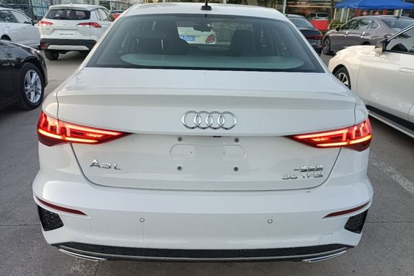 Audi A3 2024, 13300 км, за 21447 USD
