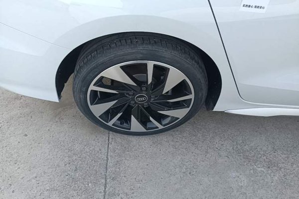 Audi A3 2024, 13300 км, за 21447 USD - фото 11