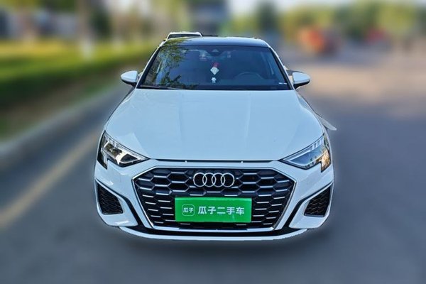 Audi A3 2024, 33600 км, за 17353 USD