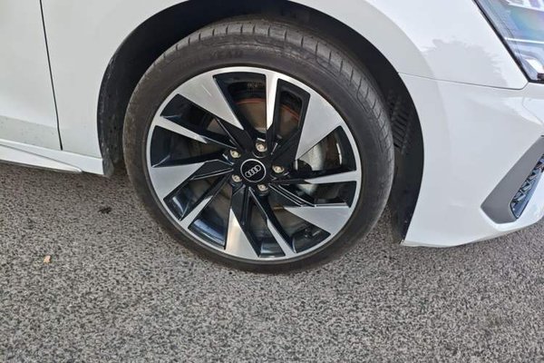 Audi A3 2024, 33600 км, за 17353 USD - фото 9