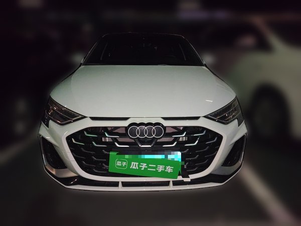 Audi A3 2025, 5000 км, за 22557 USD