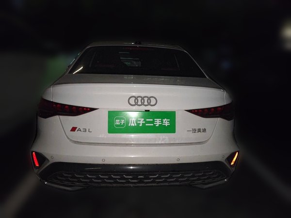 Audi A3 2025, 5000 км, за 22557 USD