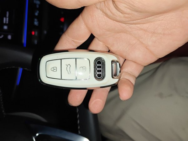 Audi A3 2025, 5000 км, за 22557 USD - фото 17
