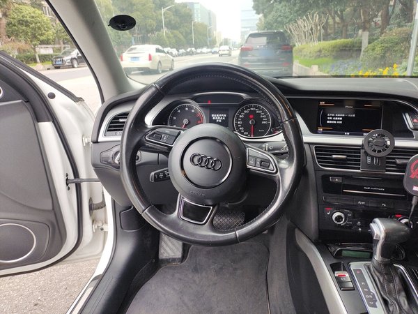 Audi A4 2014, 110500 км, за 13557 USD - фото 9